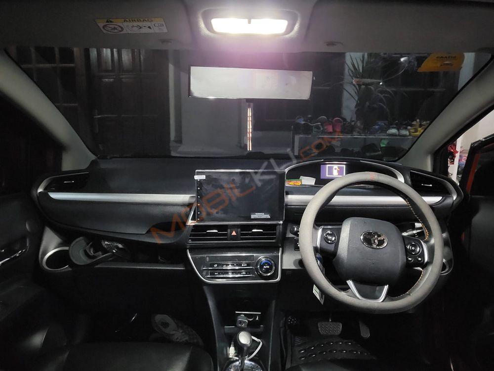 Mobil Toyota Sienta 2017