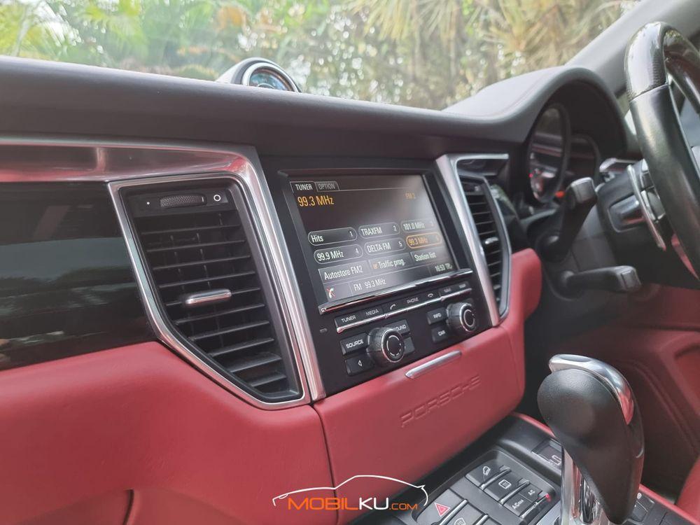 Mobil Porsche Macan 2014
