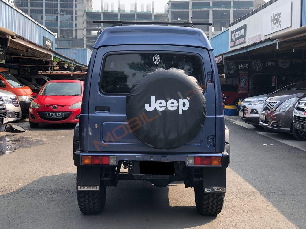 Mobil Suzuki Katana 2005