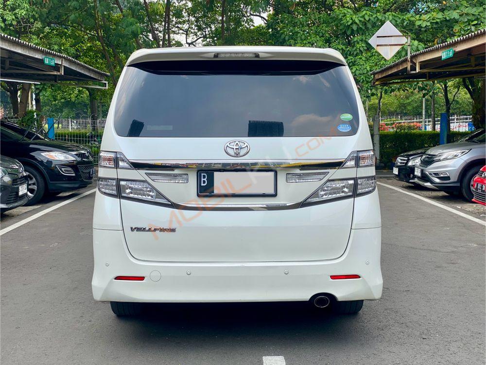 Mobil Toyota Vellfire 2014