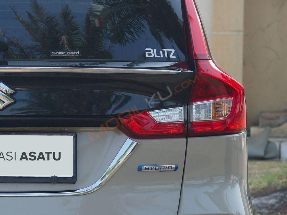 Mobil Suzuki XL7 2023