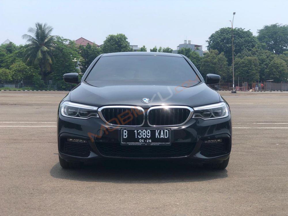 Mobil BMW 5 Series 2020