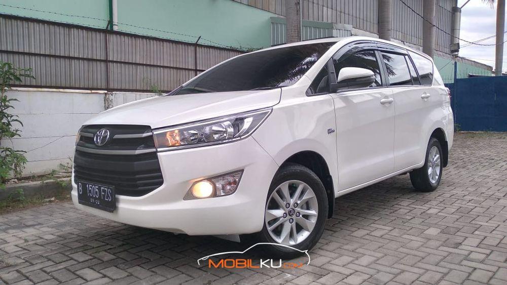 Mobil Toyota Kijang Innova 2017