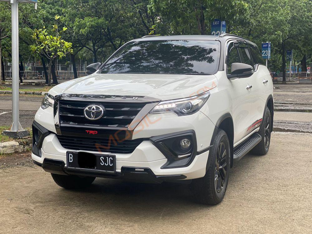 Mobil Toyota Fortuner 2020