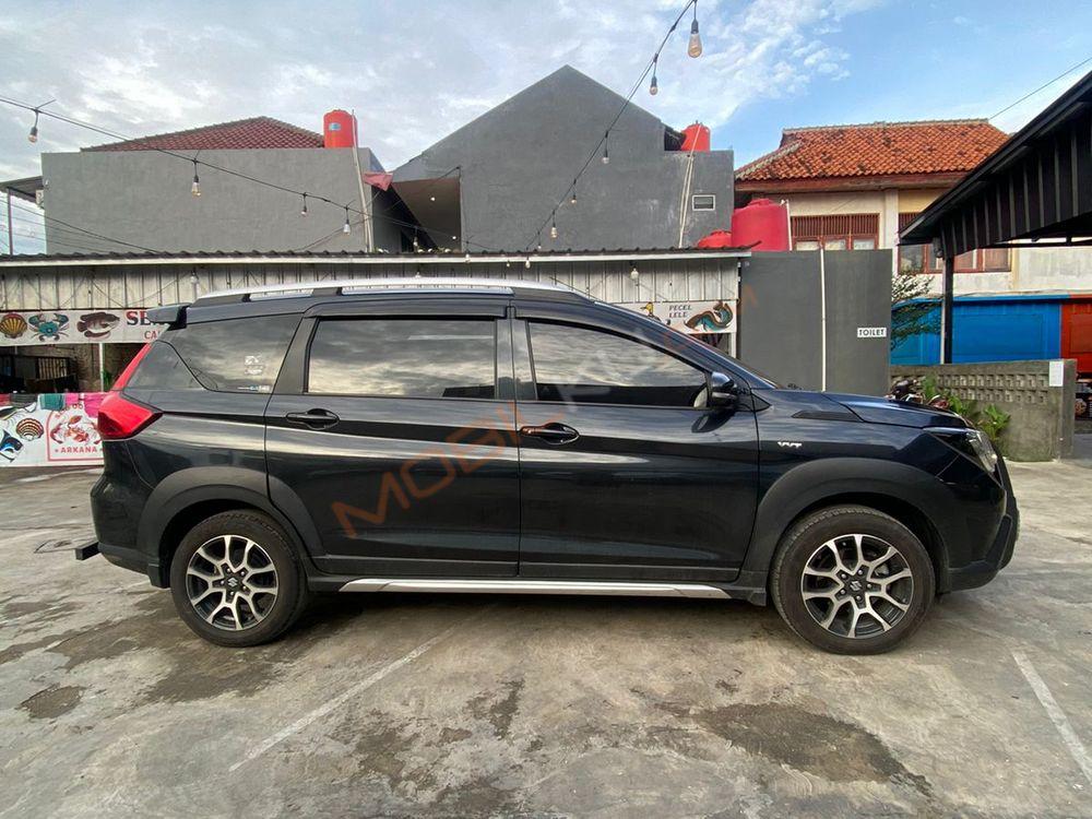 Mobil Suzuki XL7 2021