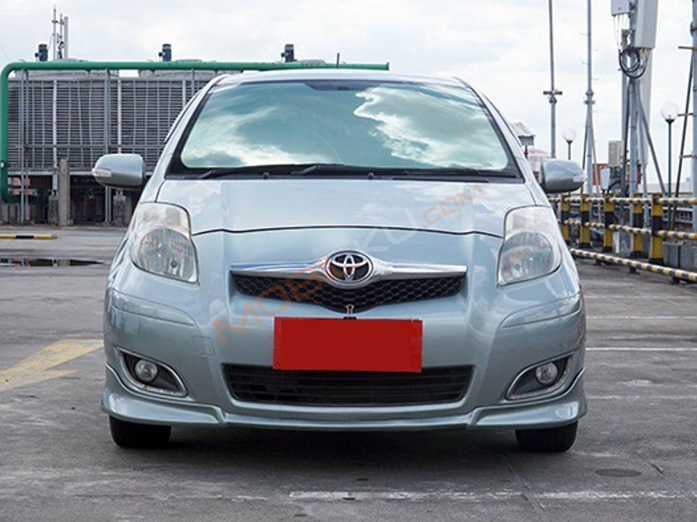 Mobil Toyota Yaris 2010