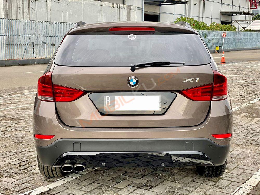Mobil BMW X1 2013