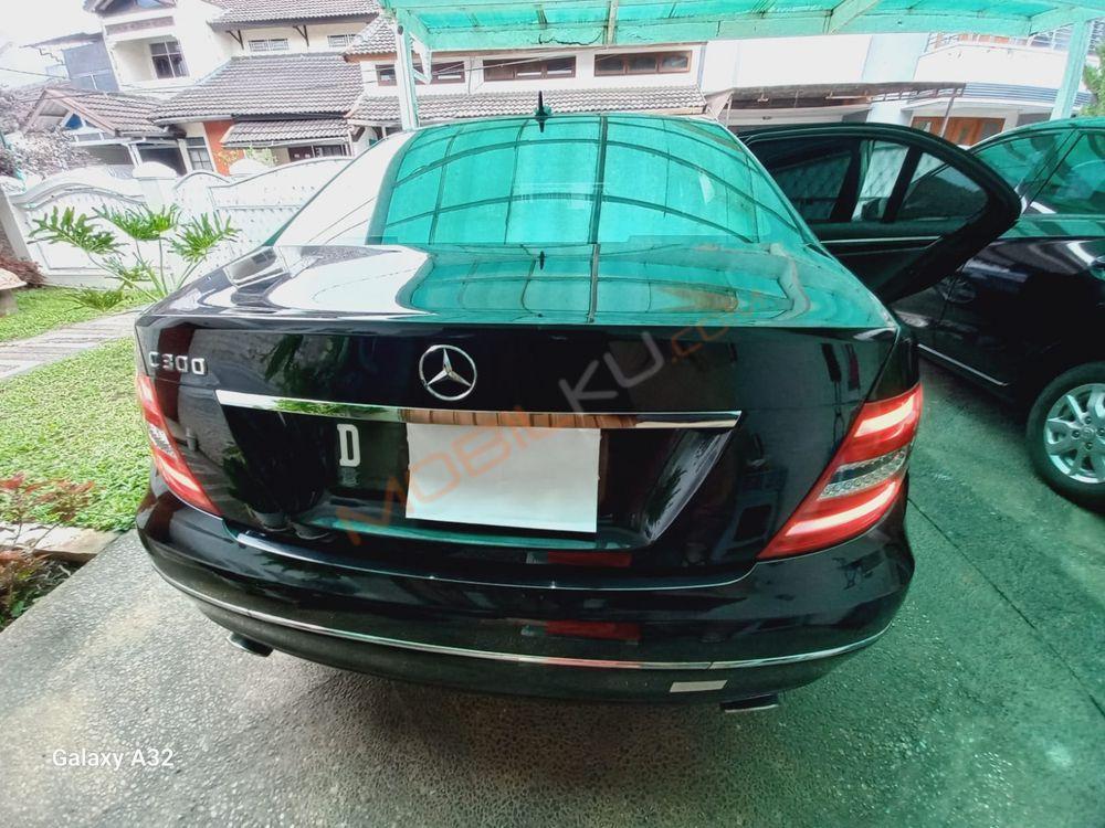 Mobil Mercedes-Benz C-Class 2012