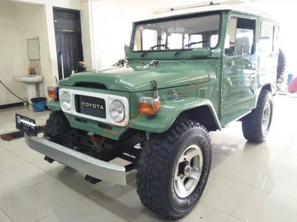 Mobil Toyota Land Cruiser 1995