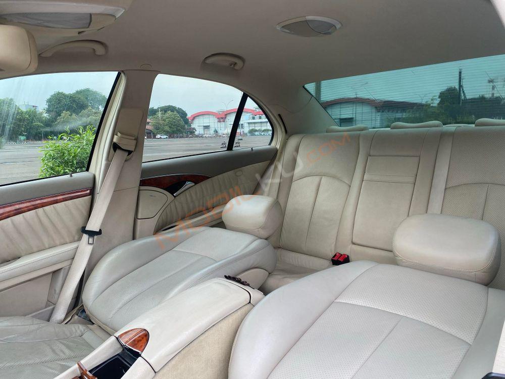 Mobil Mercedes-Benz E-Class 2006