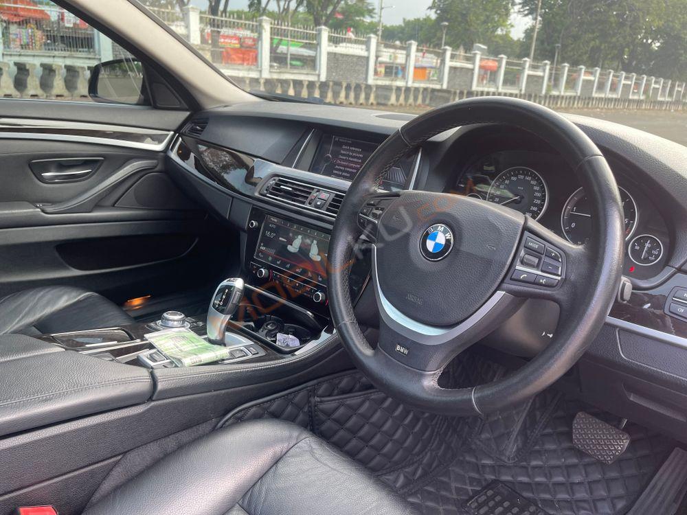 Mobil BMW 5 Series 2013