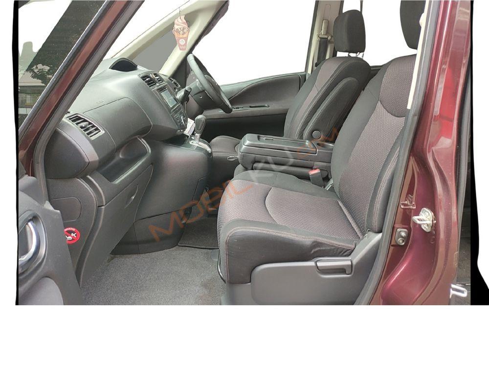Mobil Nissan Serena 2018