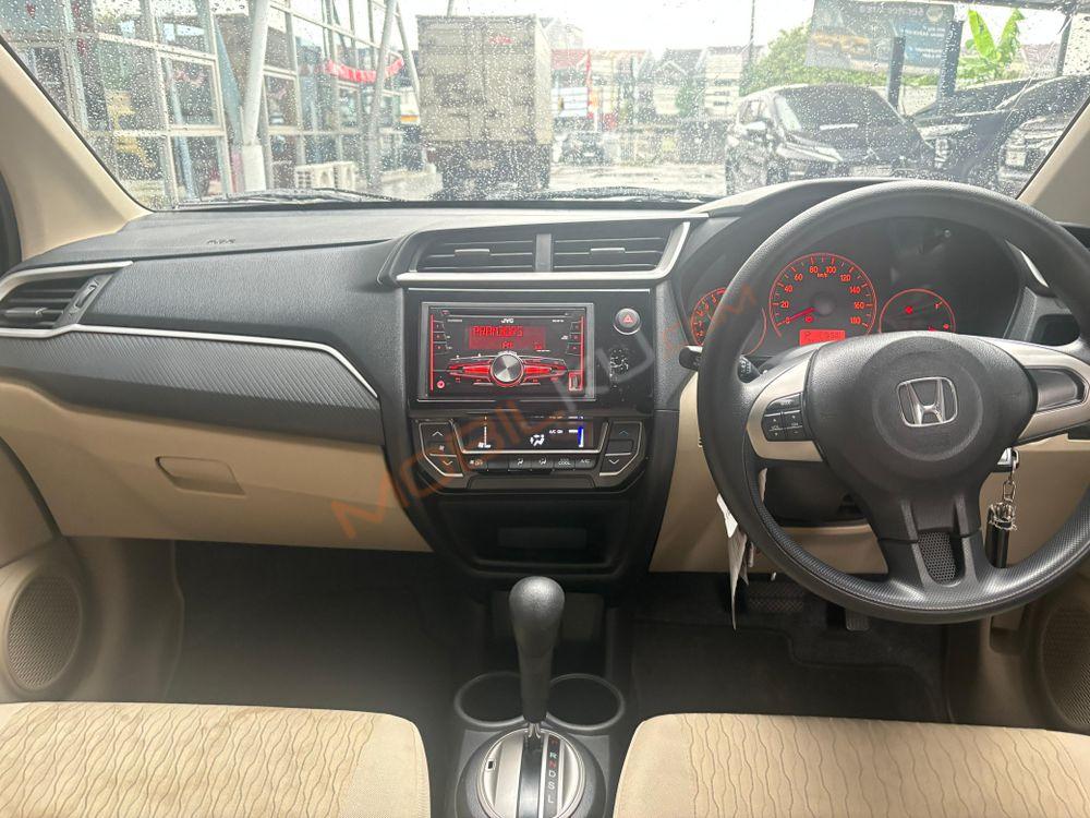 Mobil Honda Brio 2016