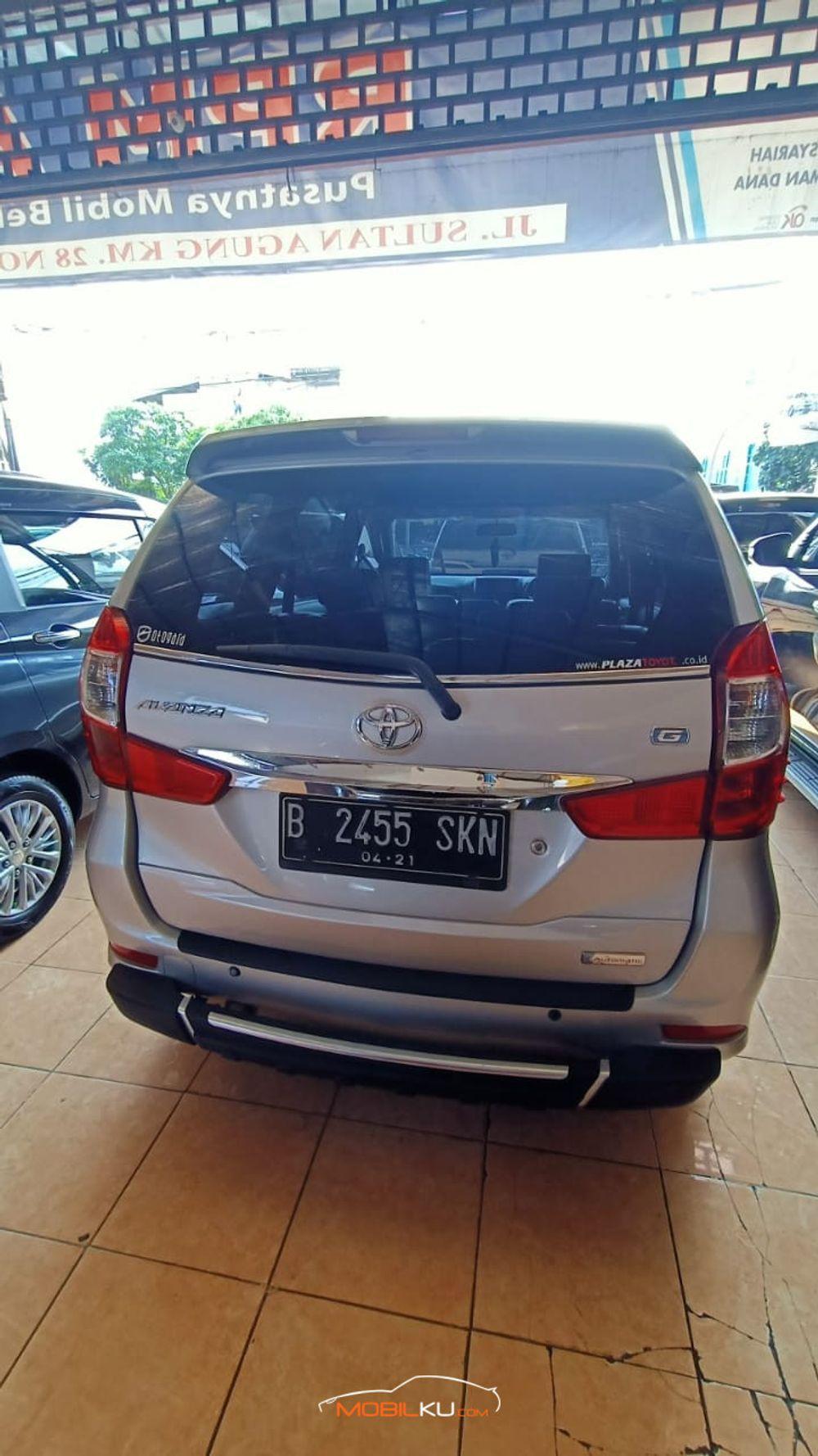 Mobil Toyota Avanza 2016