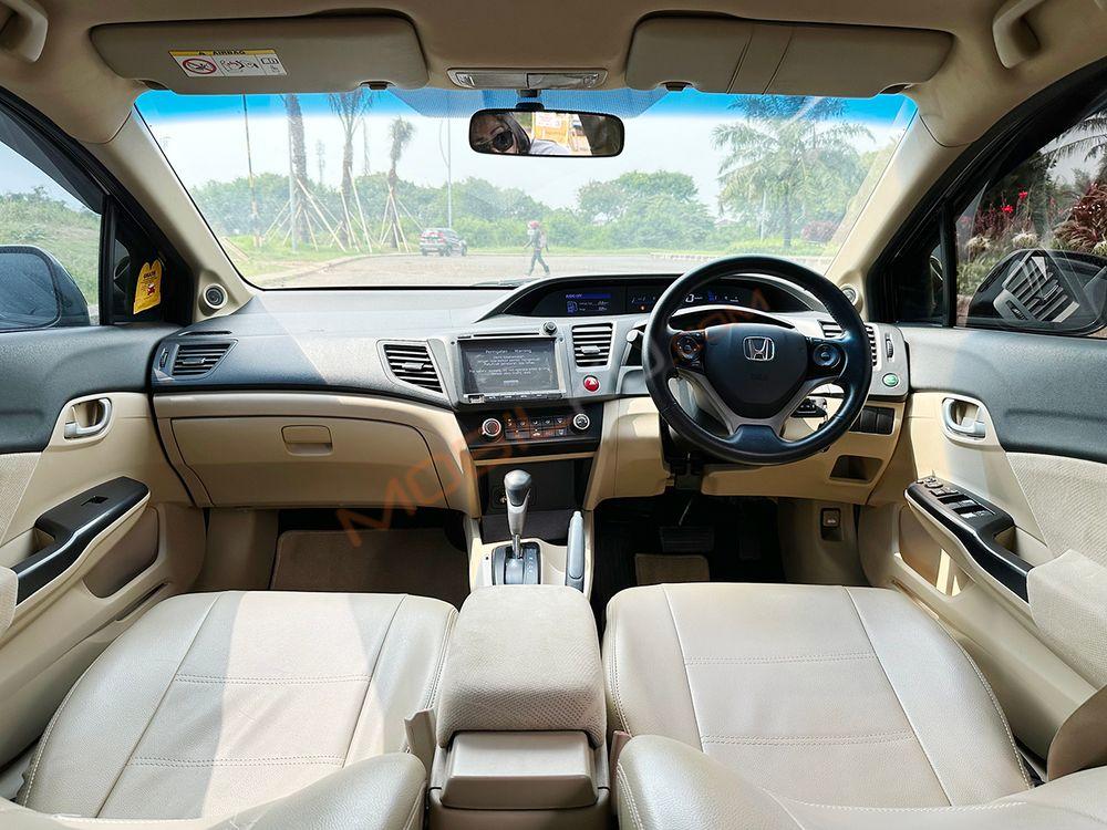 Mobil Honda Civic Sedan 2015