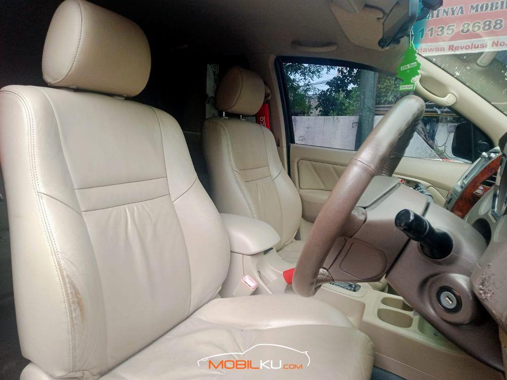Mobil Toyota Fortuner 2007