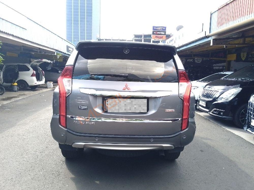Mobil Mitsubishi Pajero Sport 2016