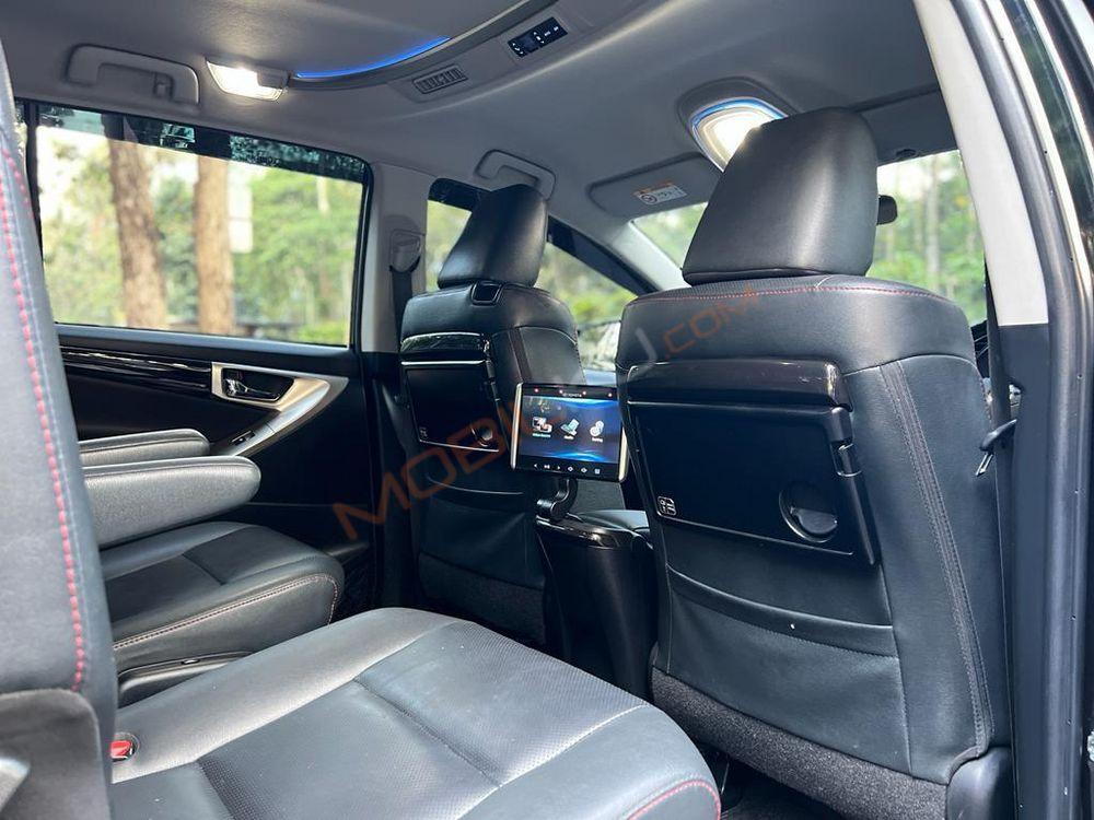 Mobil Toyota Kijang Innova 2021