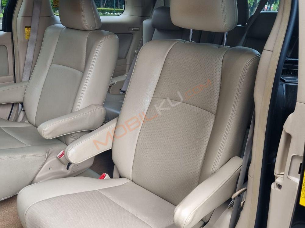 Mobil Toyota Alphard 2013