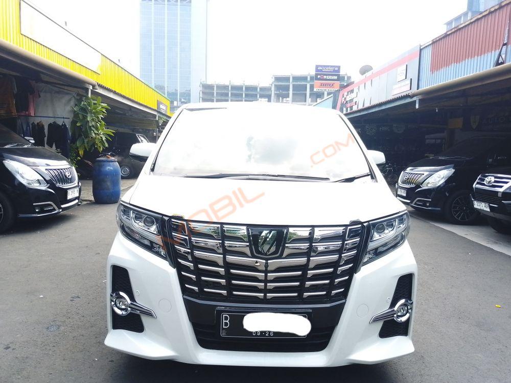 Mobil Toyota Alphard 2016
