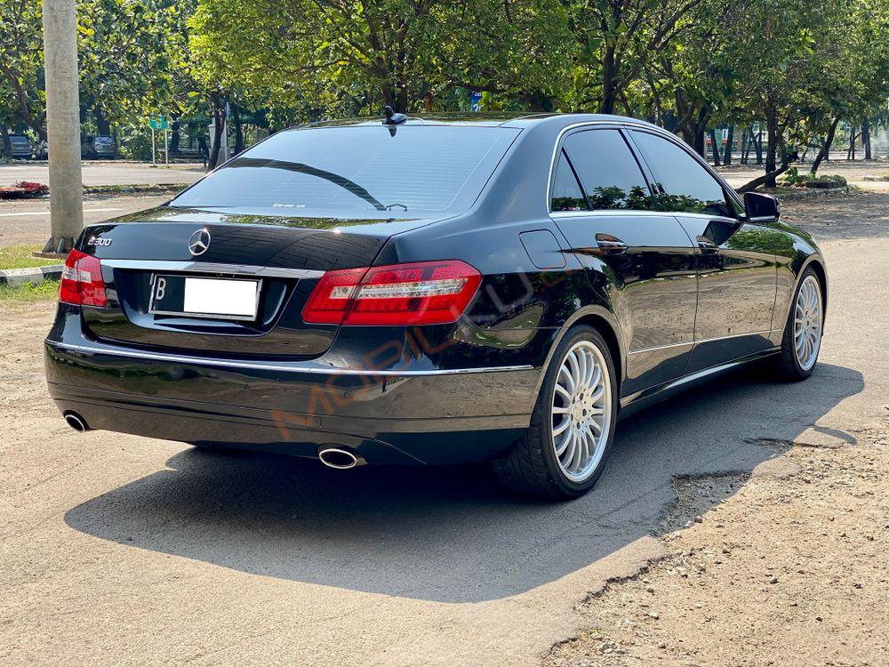 Mobil Mercedes-Benz E-Class 2011