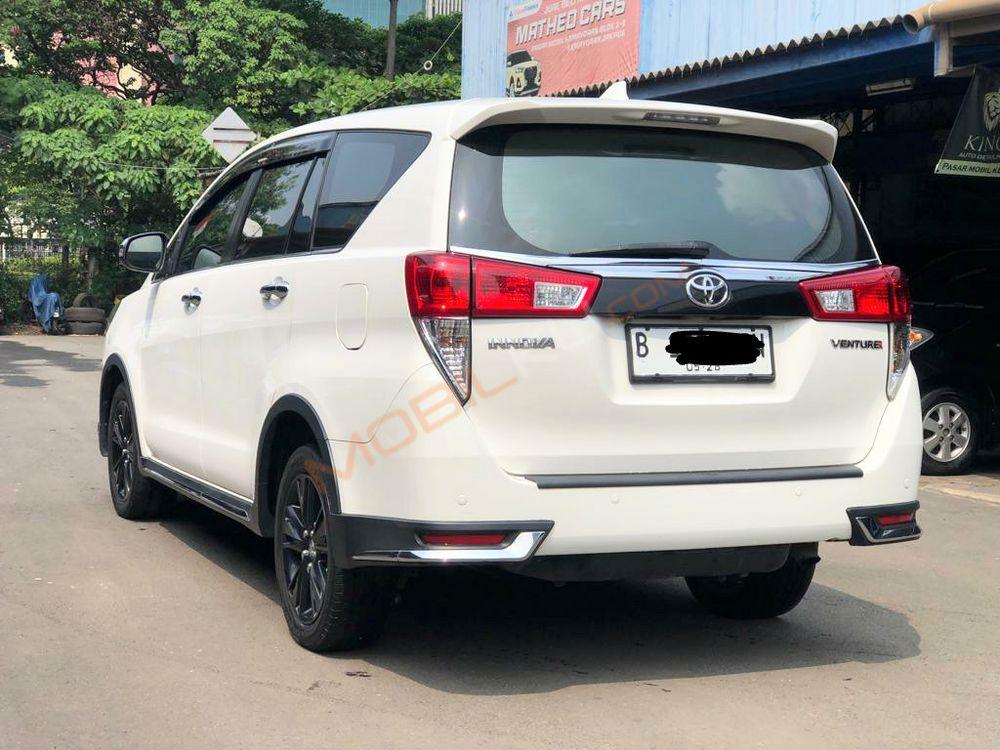 Mobil Toyota Kijang Innova 2018