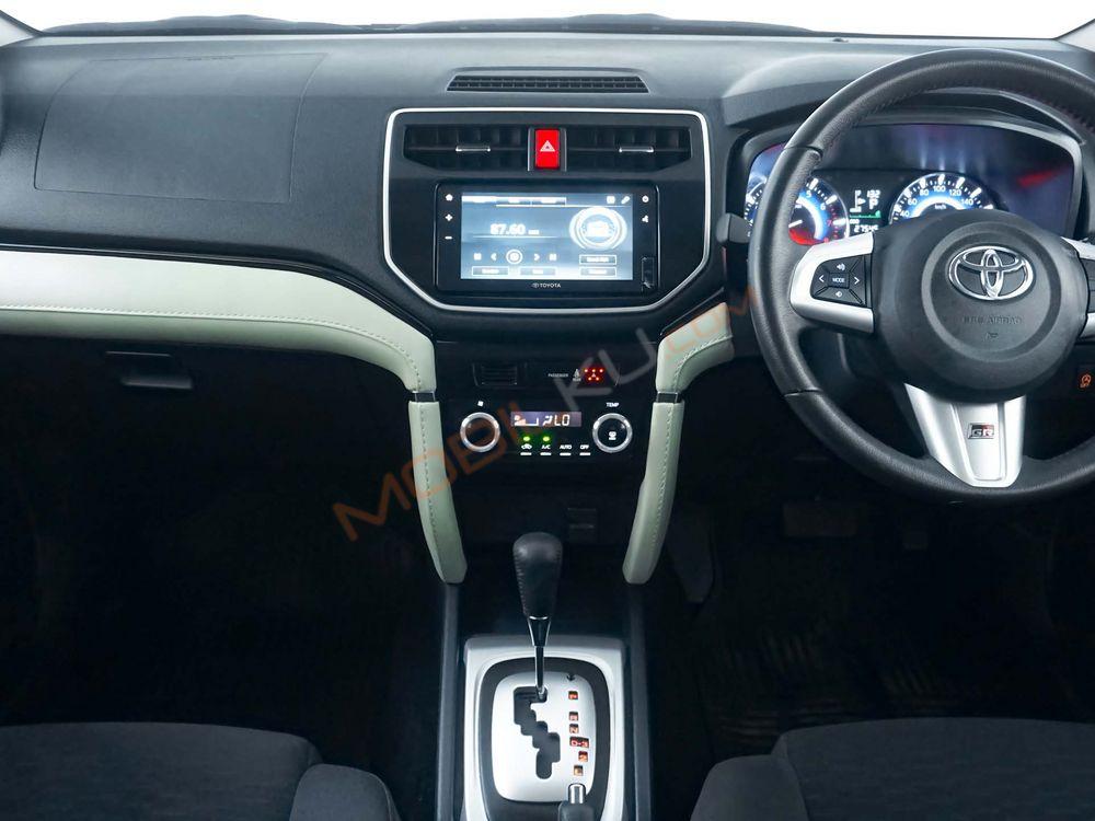 Mobil Toyota Rush 2022