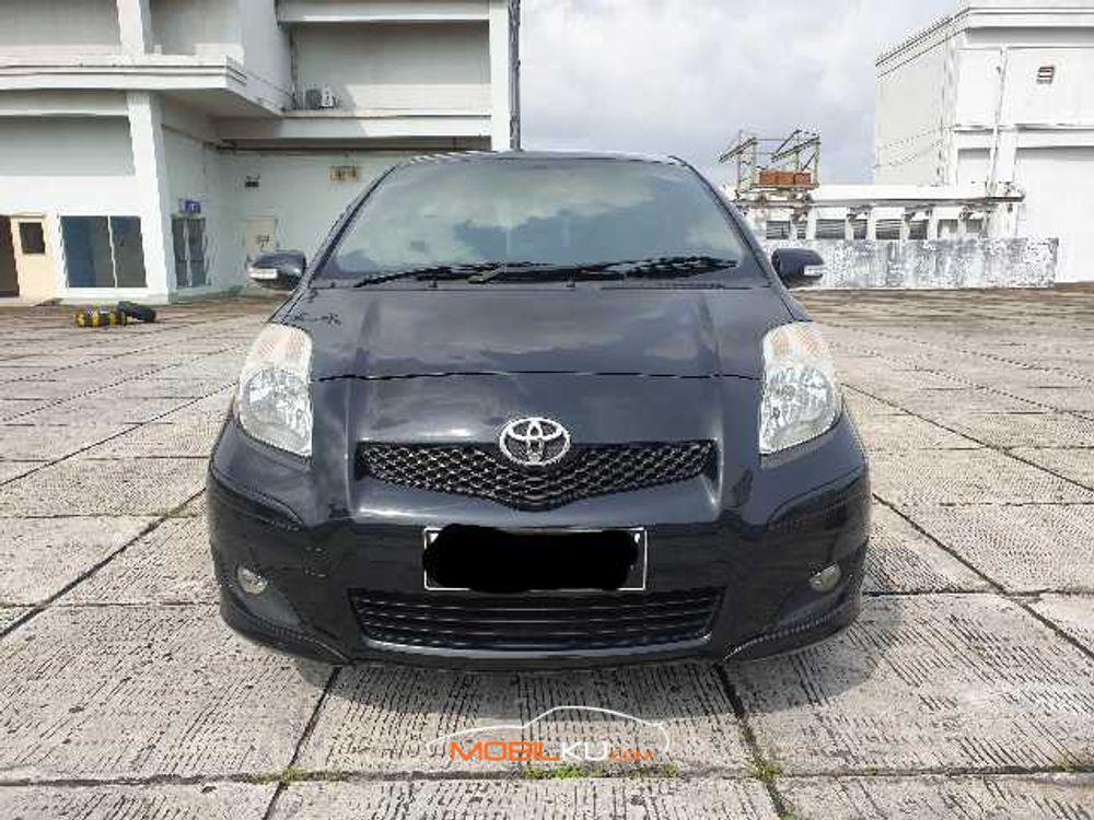 Mobil Toyota Yaris 2010
