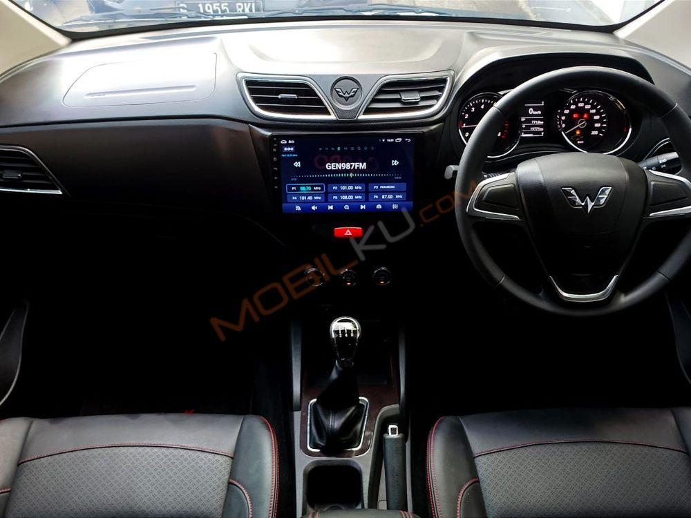 Mobil Wuling Confero 2022