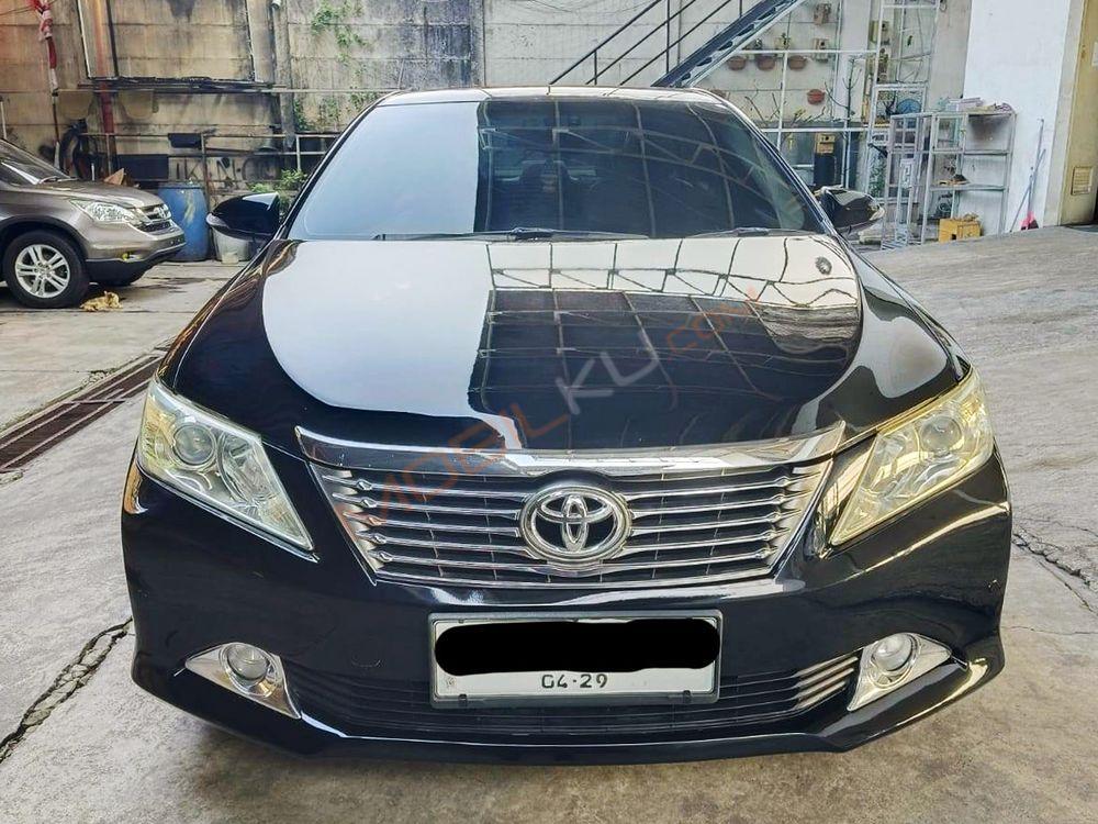 Mobil Toyota Camry 2013