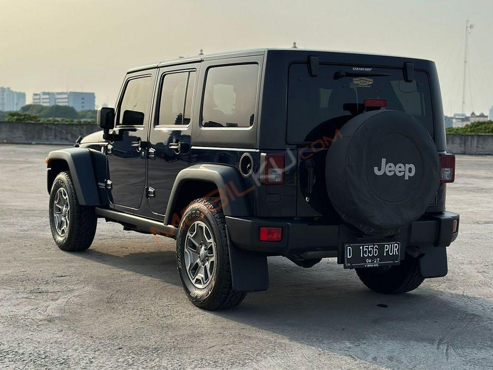 Mobil Jeep Wrangler 2013