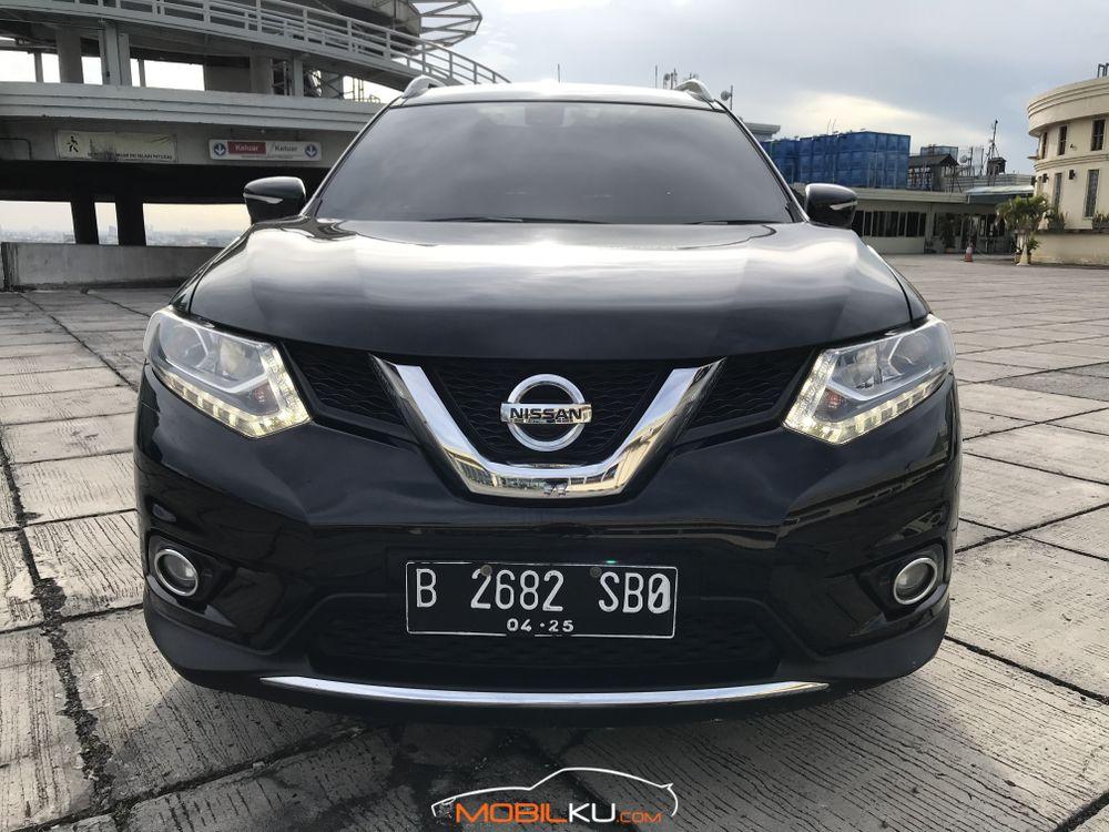 Mobil Nissan X-Trail 2015