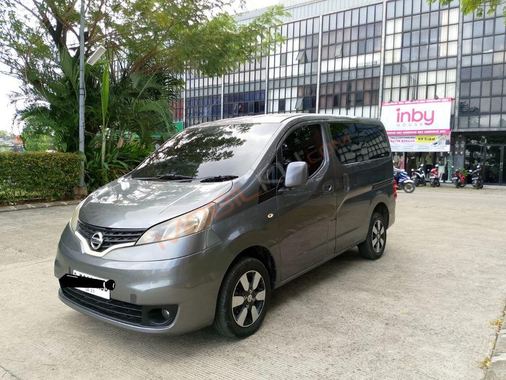 Mobil Nissan Evalia 2013