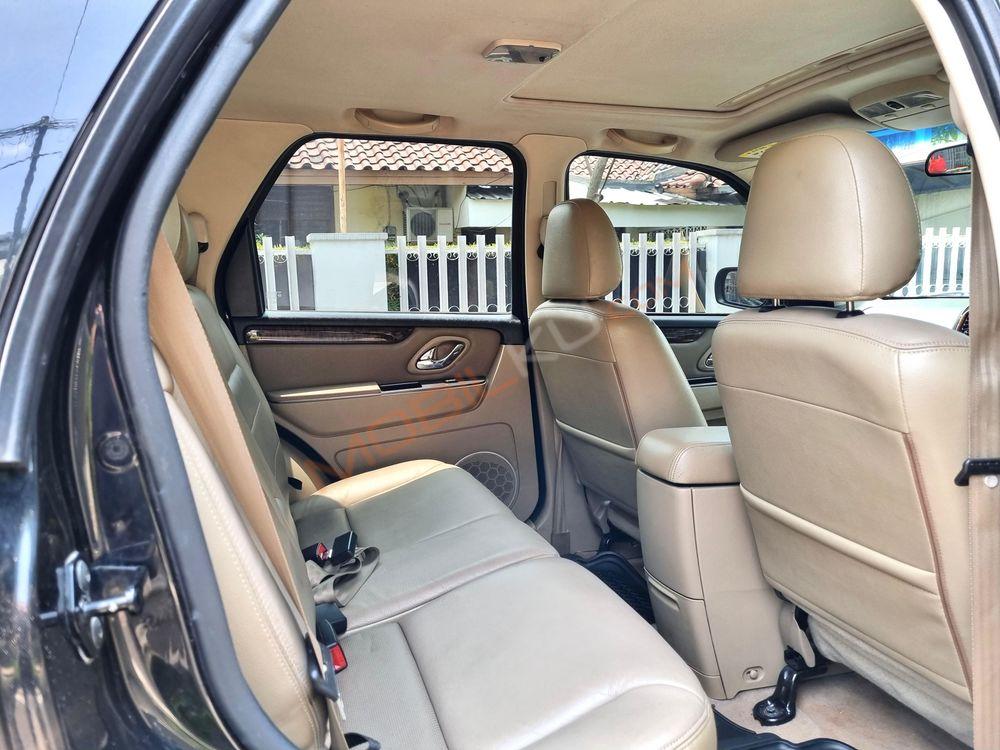 Mobil Ford Escape 2012