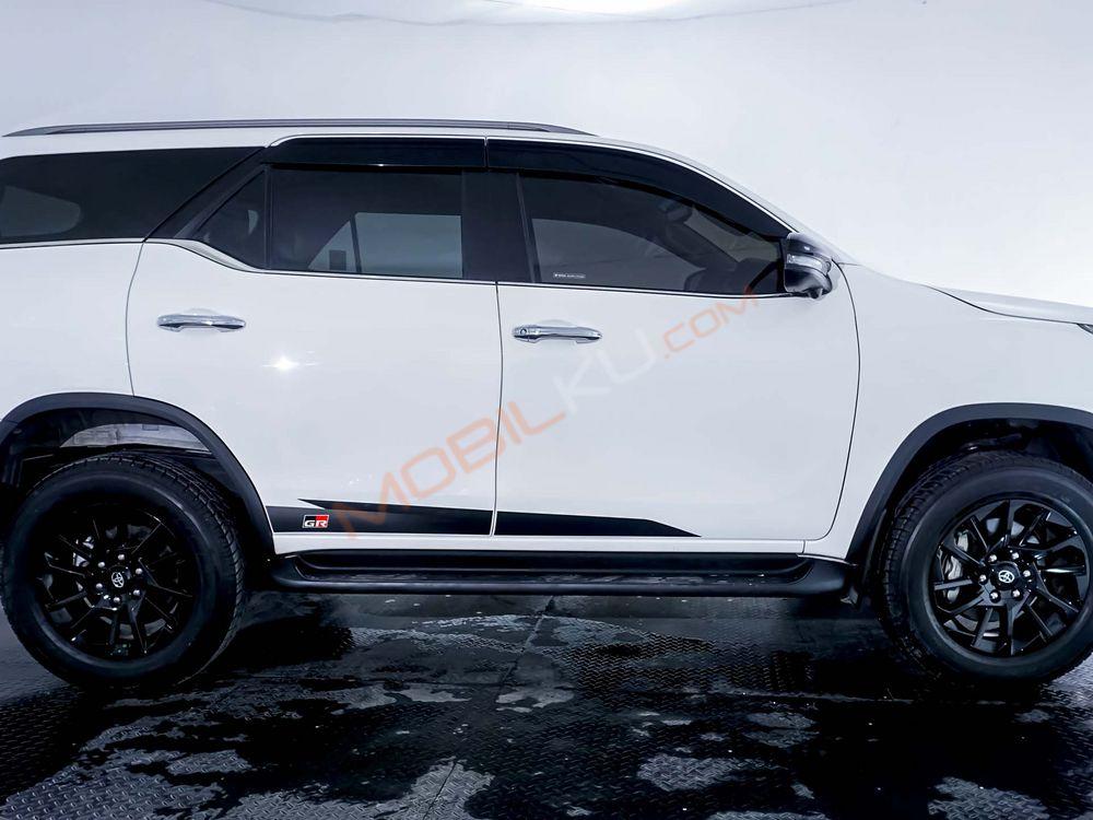 Mobil Toyota Fortuner 2023