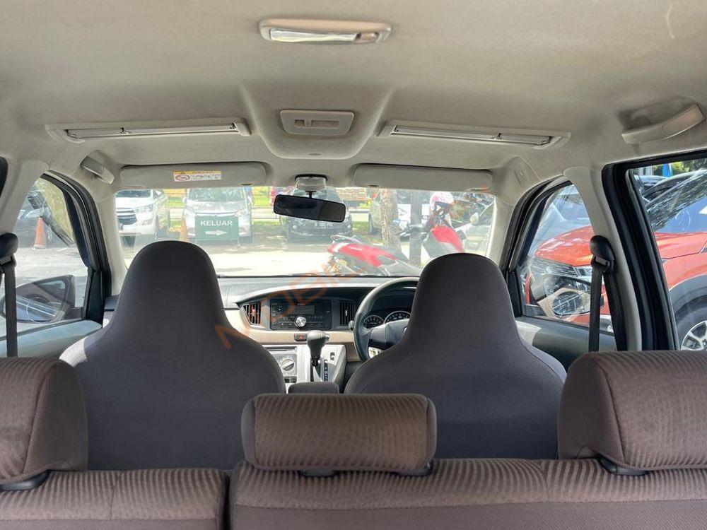 Mobil Toyota Calya 2017