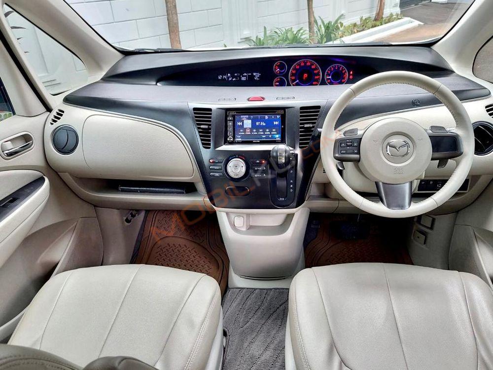 Mobil Mazda Biante 2015