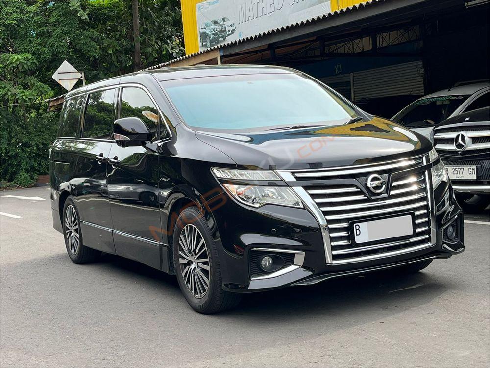 Mobil Nissan Elgrand 2014