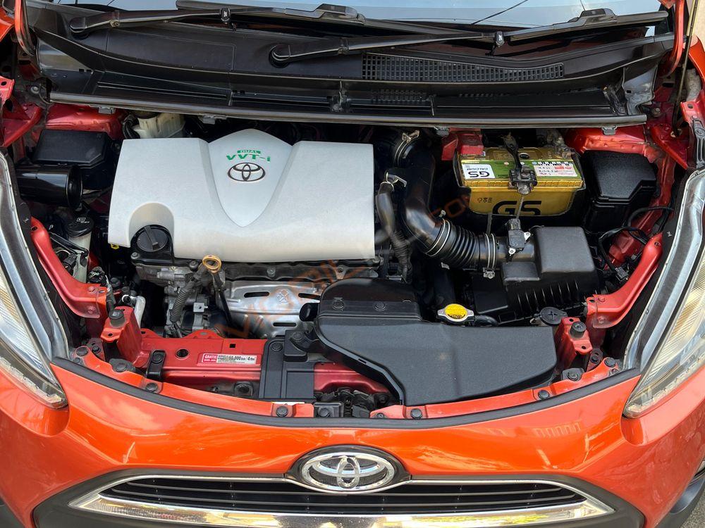 Mobil Toyota Sienta 2016