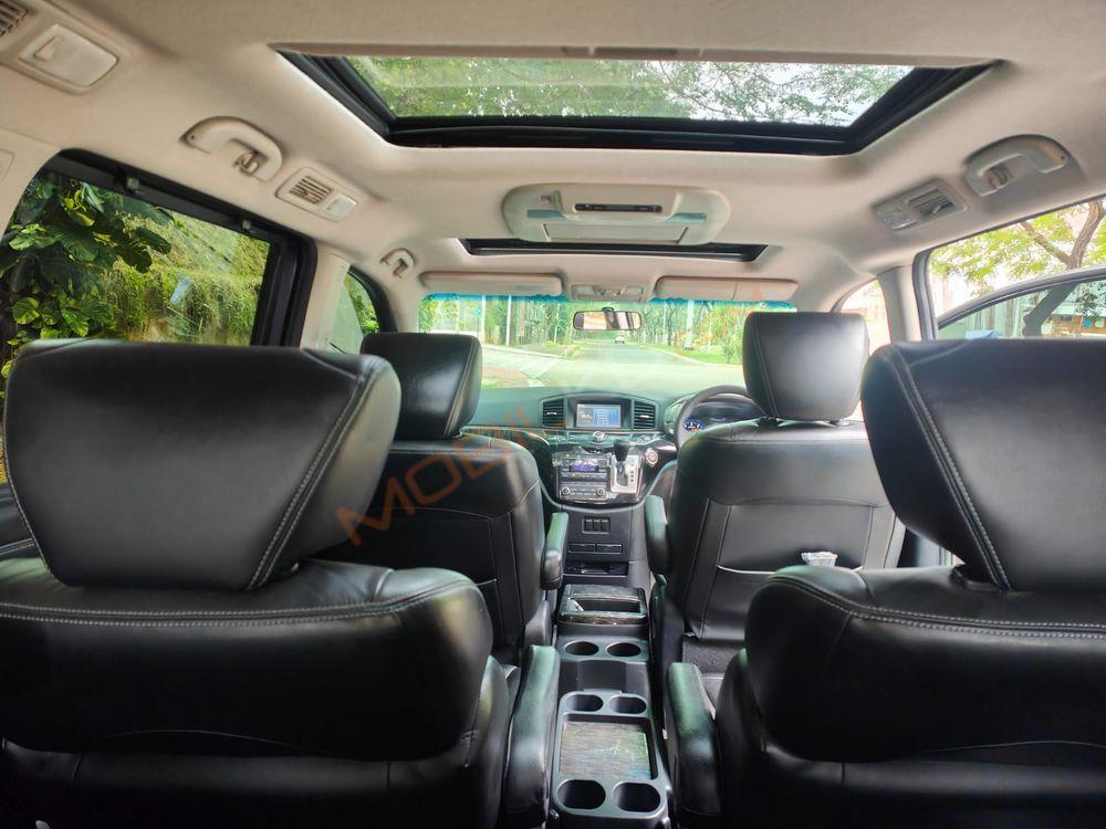 Mobil Nissan Elgrand 2017