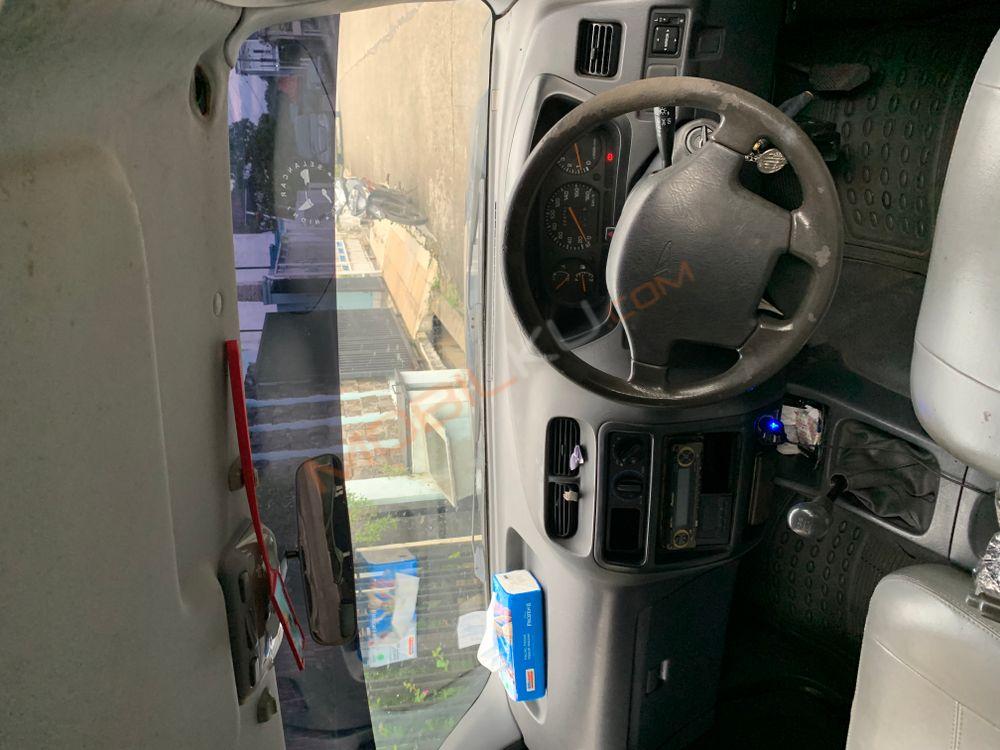 Mobil Daihatsu Taruna 2003
