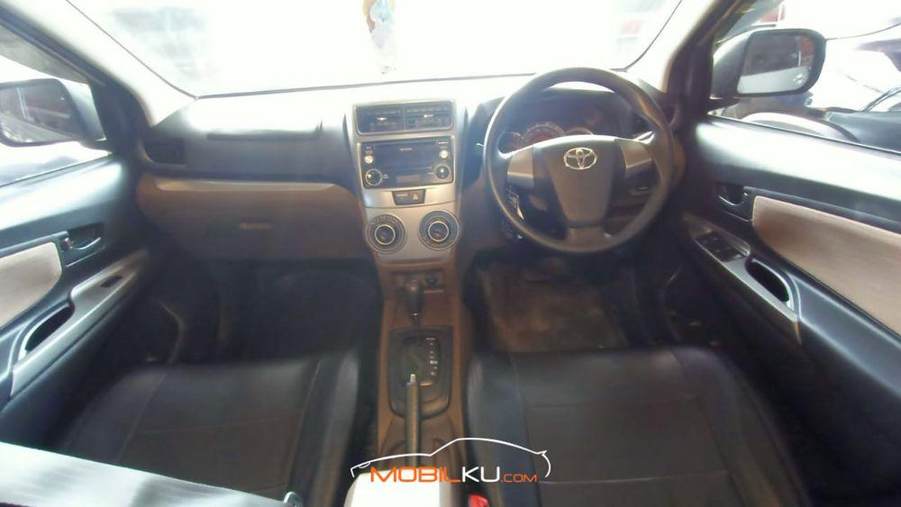 Mobil Toyota Avanza 2016
