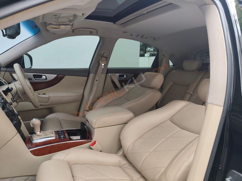 Mobil Infiniti FX 2013