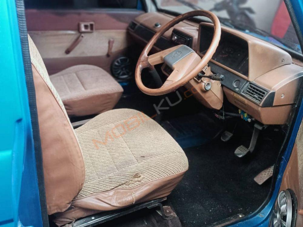 Mobil Toyota Kijang 1995