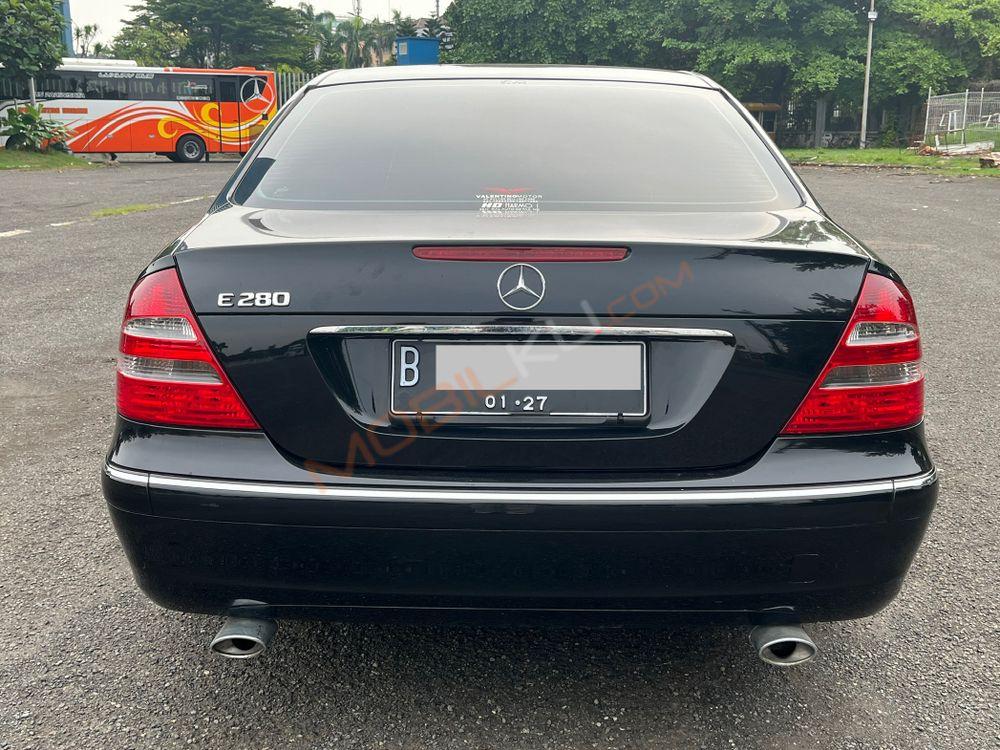 Mobil Mercedes-Benz E-Class 2006