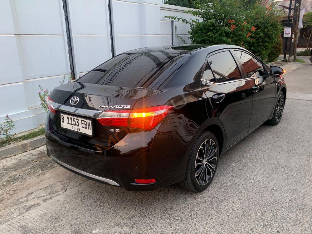 Mobil Toyota Corolla 2015