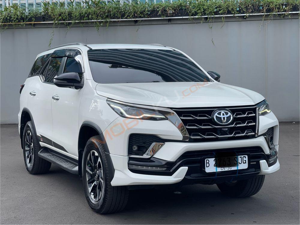 Mobil Toyota Fortuner 2022