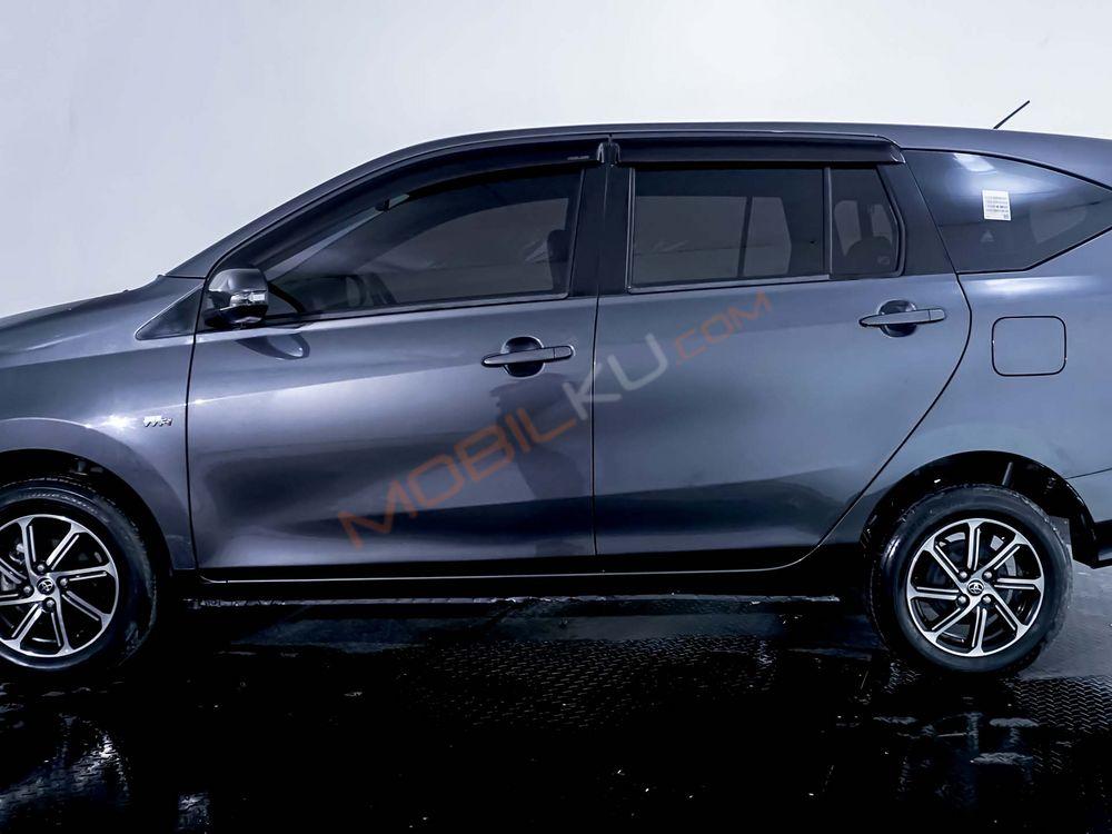 Mobil Toyota Calya 2021