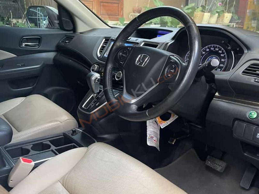 Mobil Honda CR-V 2016