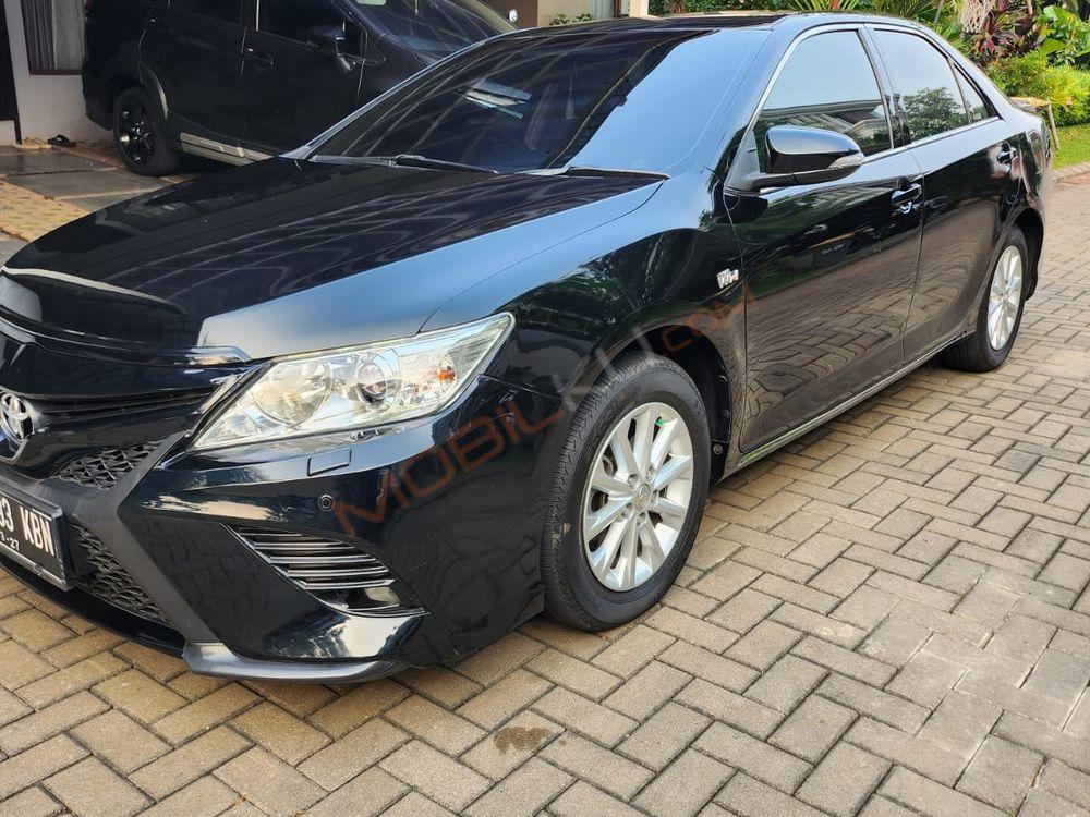 Mobil Toyota Camry 2013